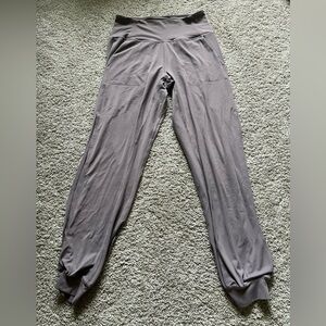 Lululemon Align Women's Joggers Size 8 Purple Side Openings Pockets Stretch